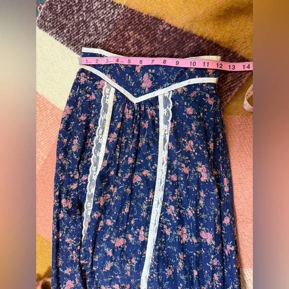 Jessica’s Gunnies Gunne Sax blue and pink floral maxi skirt, size 7 - Picture 2 of 4